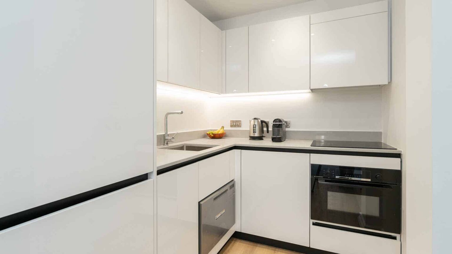 premier suites plus edinburgh fountain court fully equipped kitchen