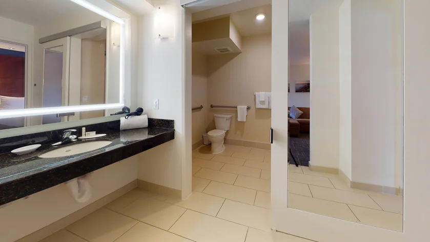 sandl suite bathroom 8257 hor wide