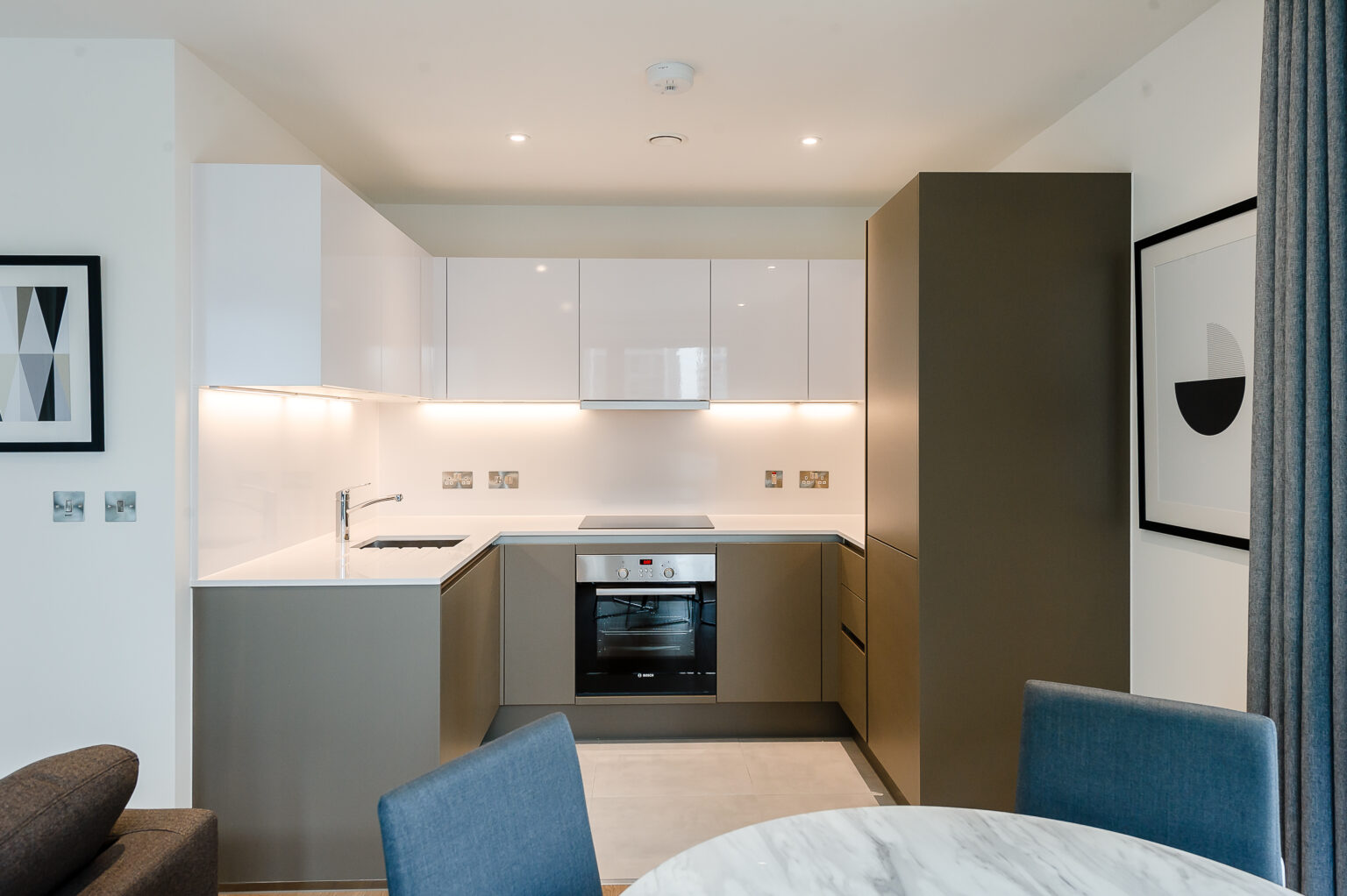 15 kitchen u shape with dining table wembley serviced apartments