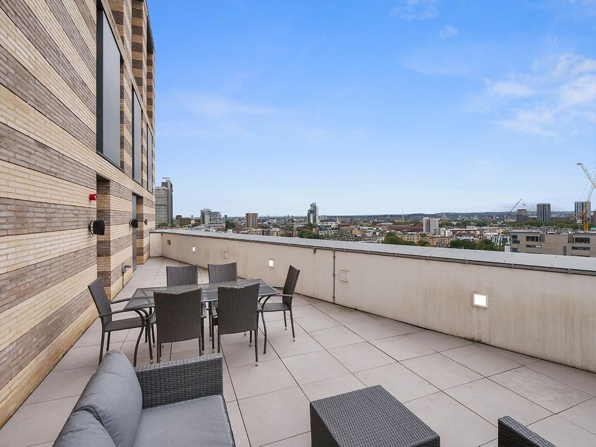 balcony three bed min