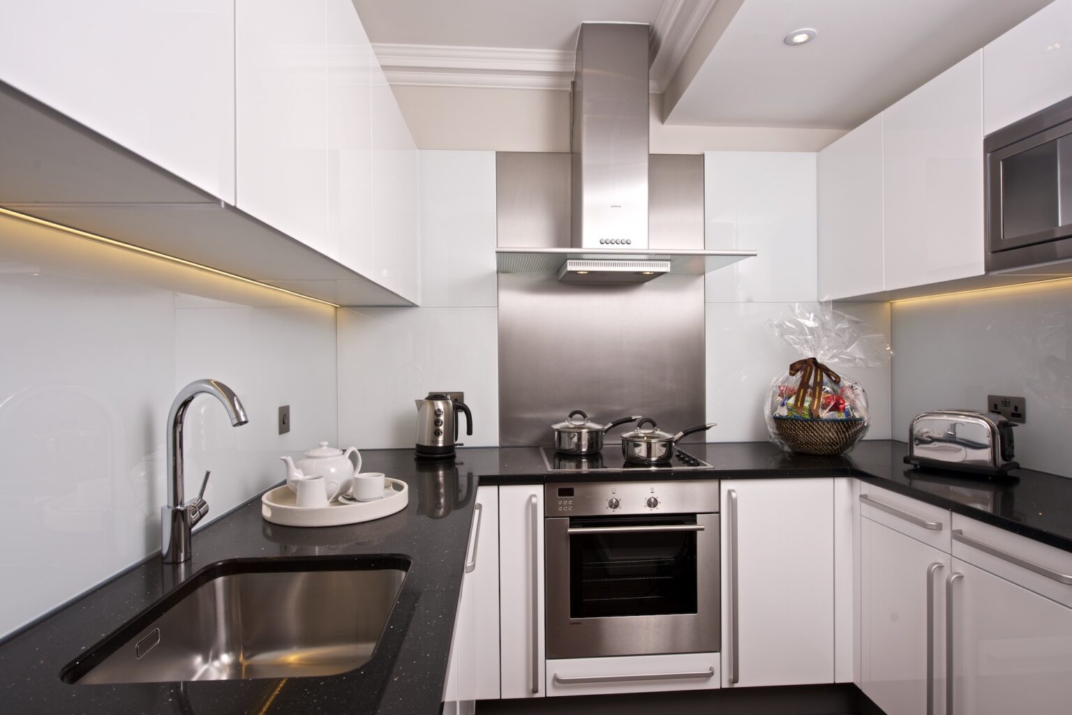 fraser suites kensington, london room detail one bedroom executive kitchen