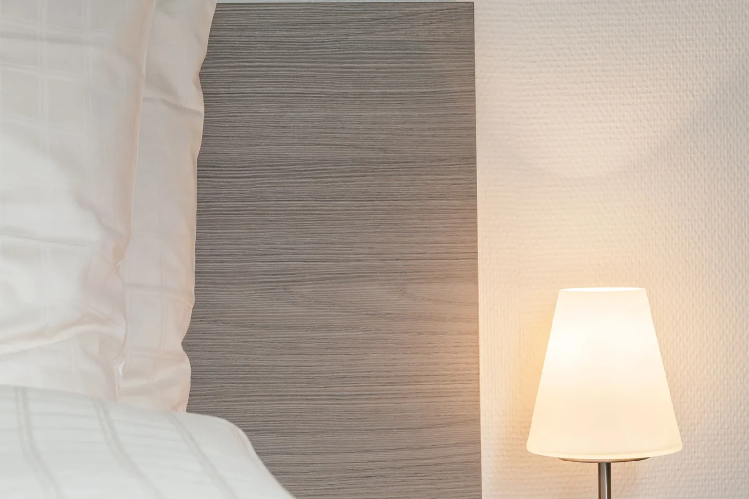 emahouse aussersihl 2 zimmer 10.jpg 1250x833 q100 high resolution crop smart subsampling 2 upscale@2x.jpg
