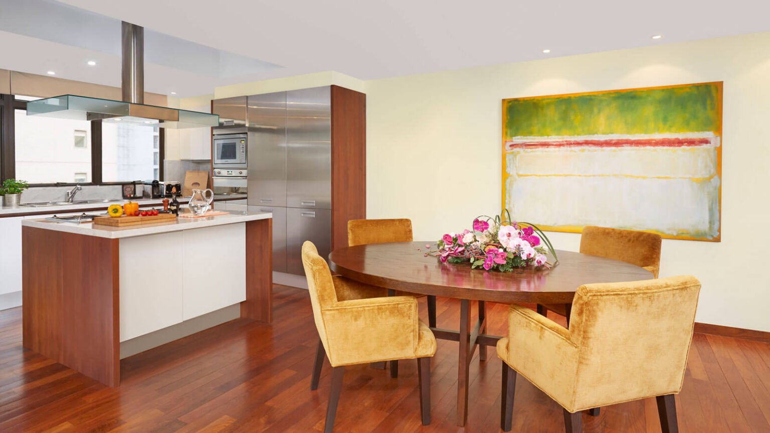 penthouse dinning room