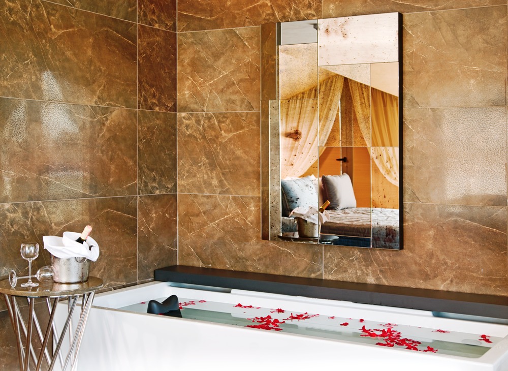 executive suite with citysea view 2a70261