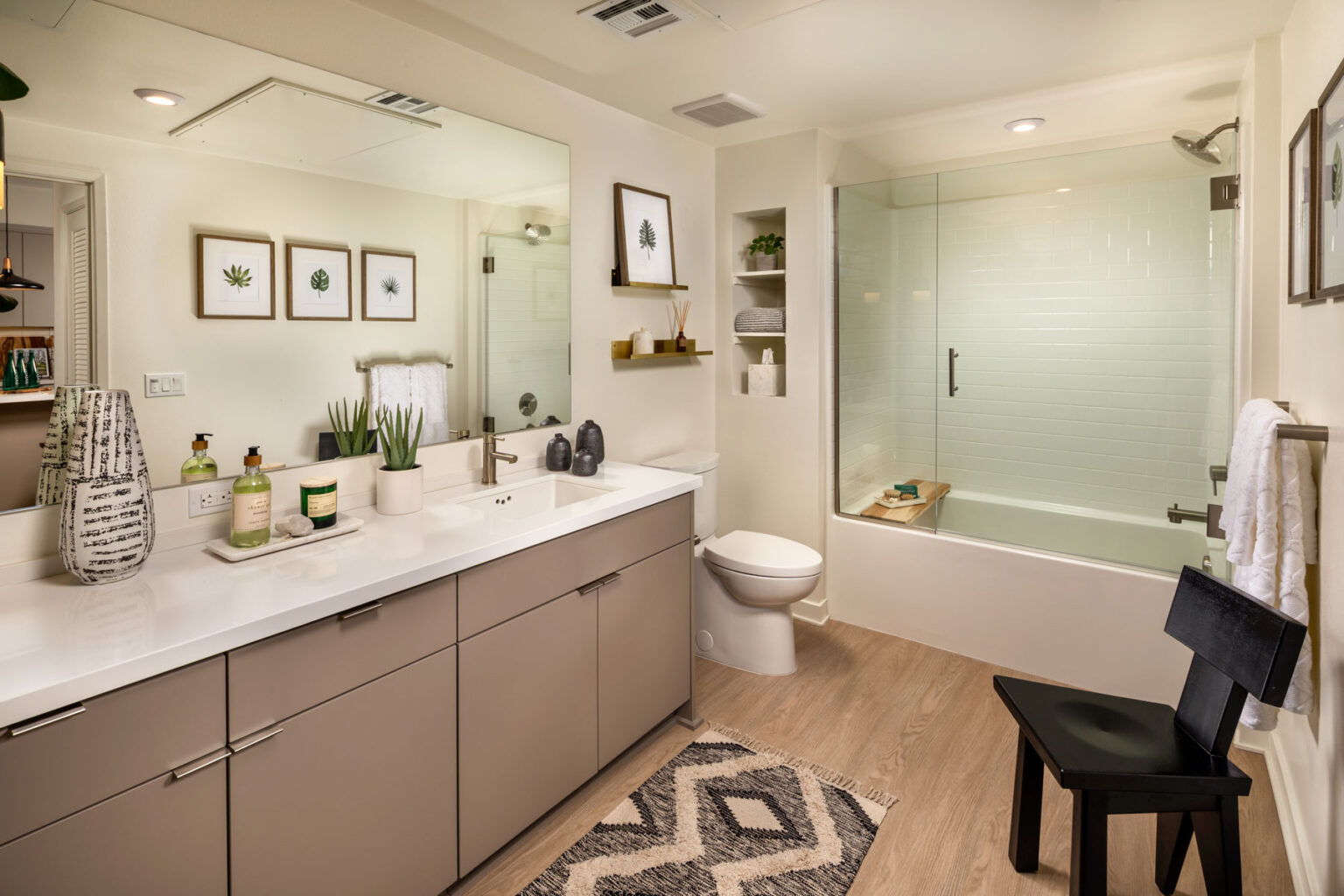 gs one paseo one bedroom master bath (1)