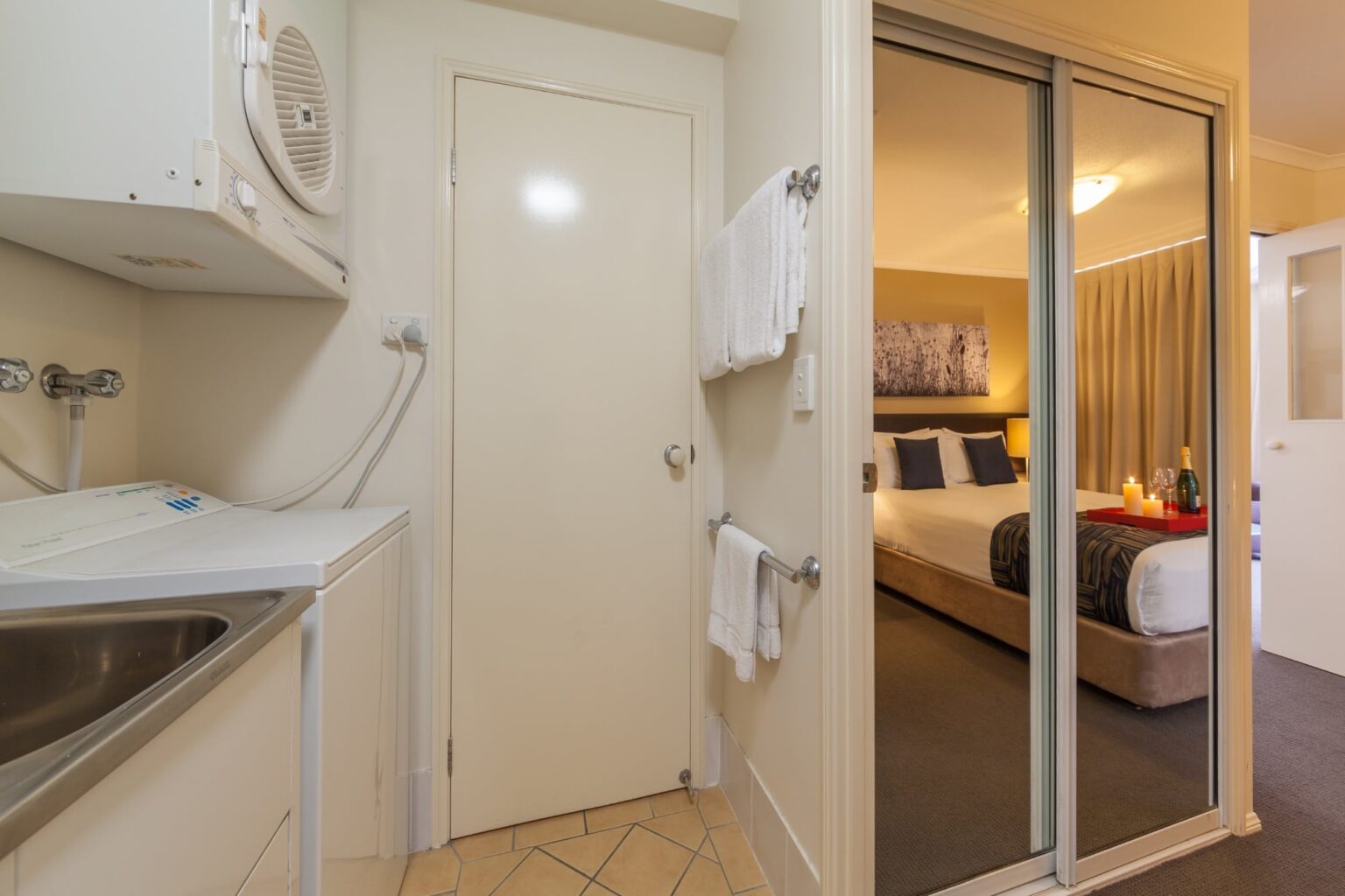 apartment 1 bedroom 4