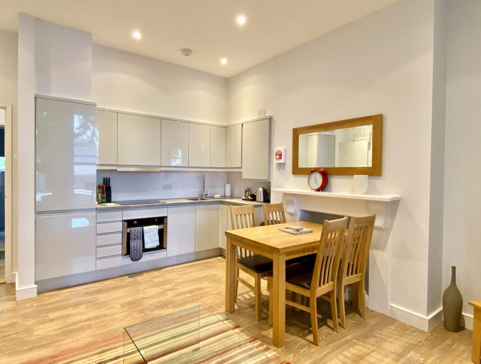 jubilee house executive kitchen dining area 2048x1548
