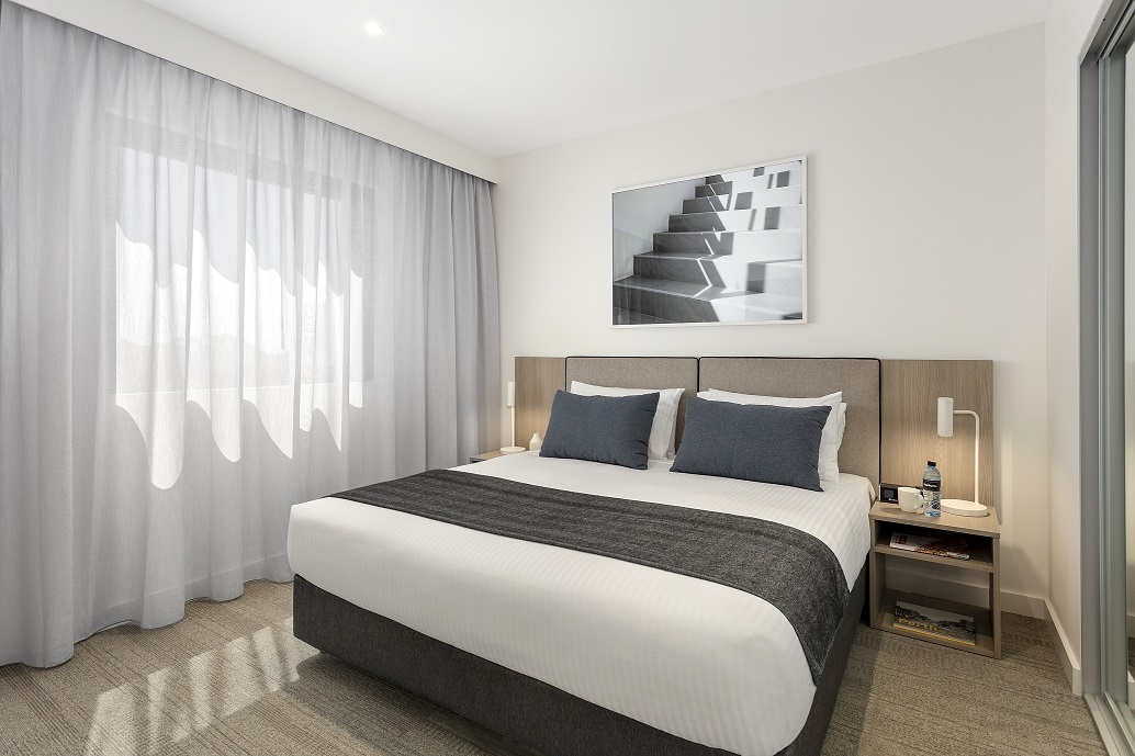 quest joondalup king size bed 2