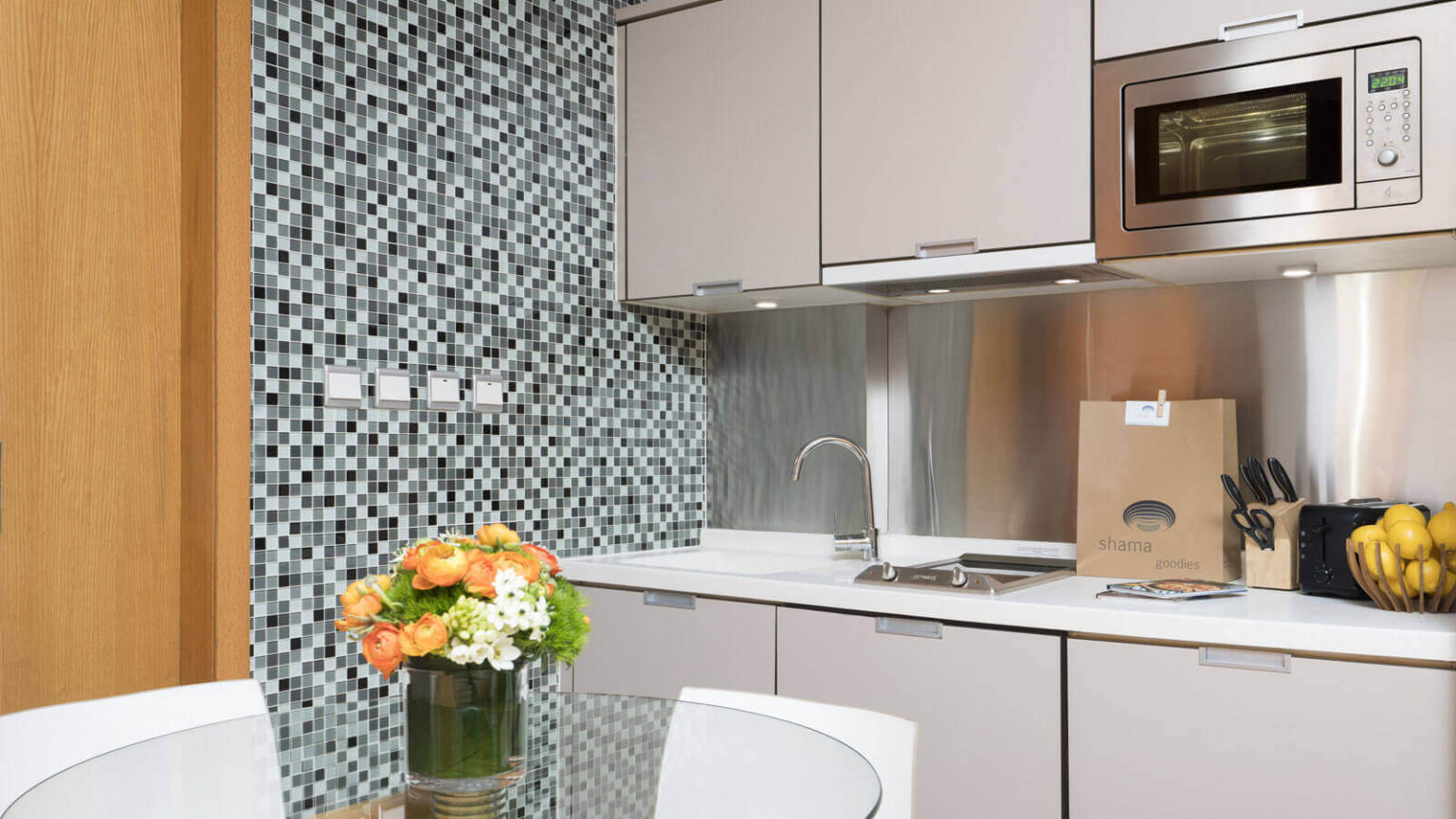 one bedroom wite terrace kitchenette