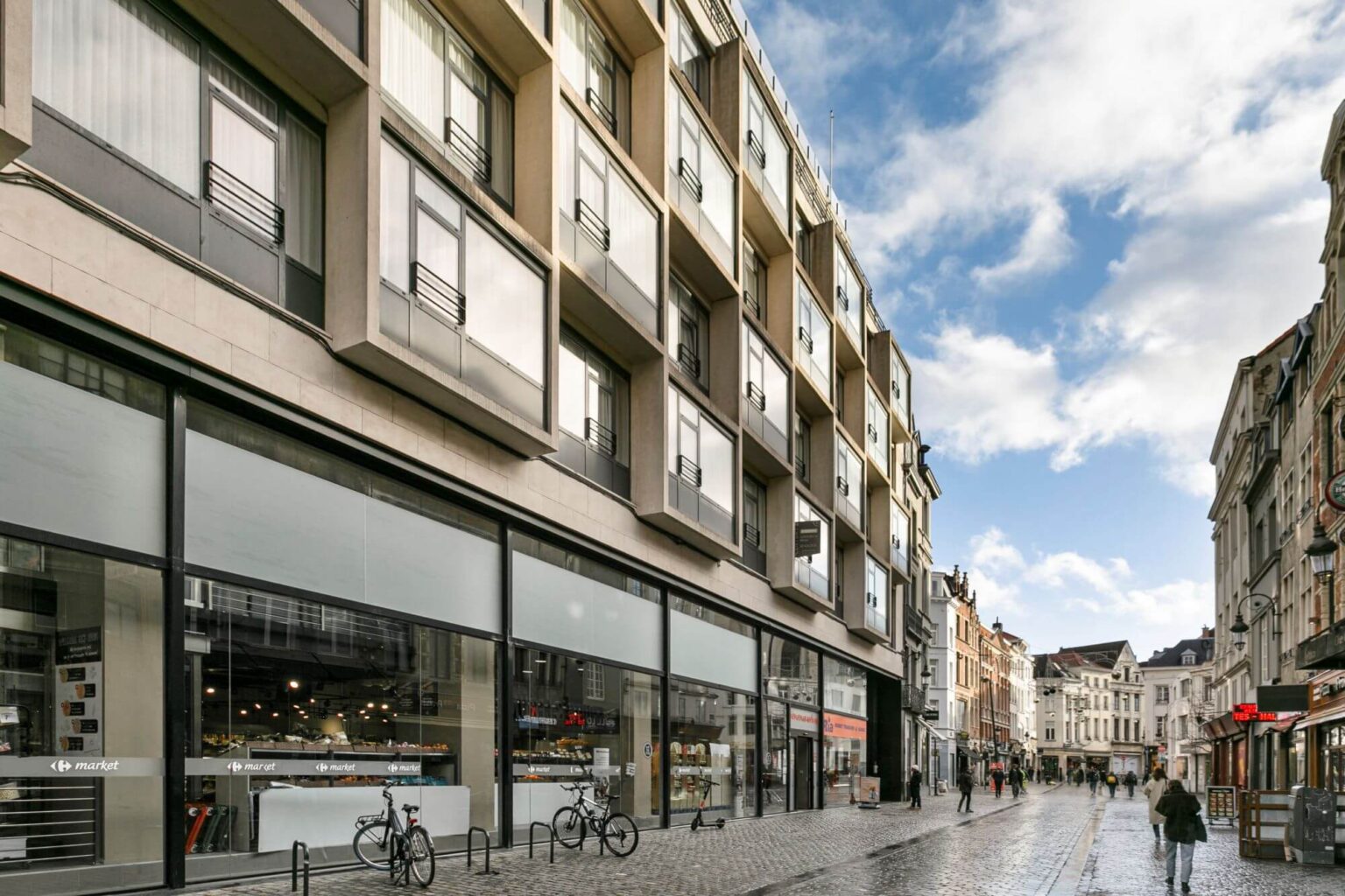 407sq square one bedroom apartment 03