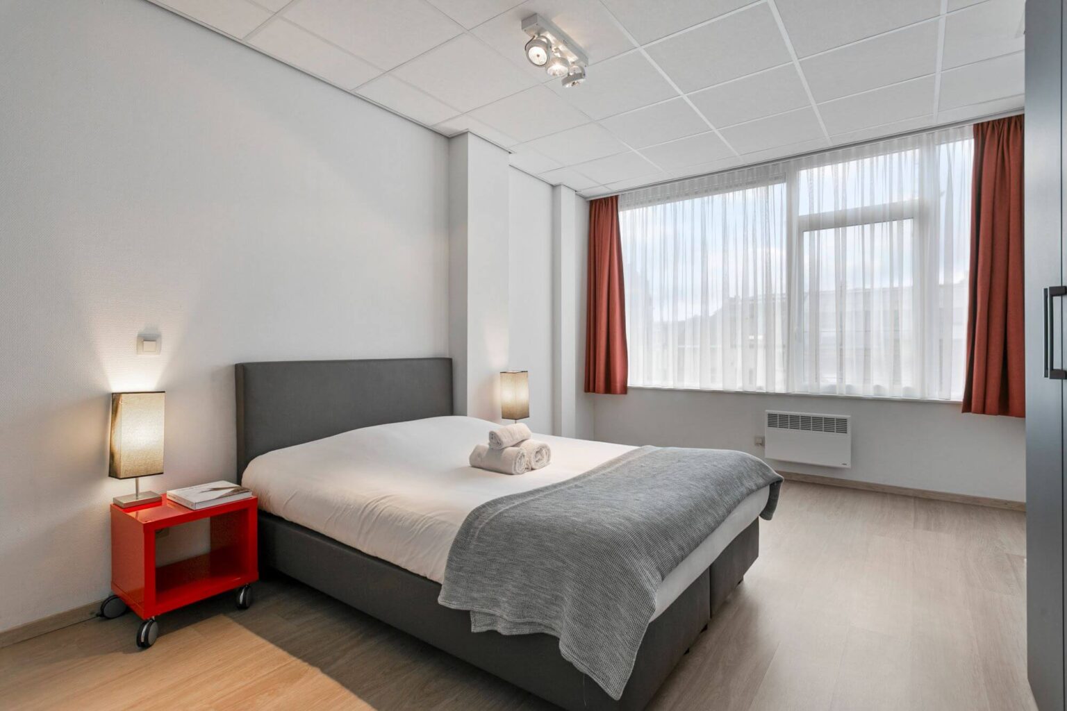407sq square one bedroom apartment 12