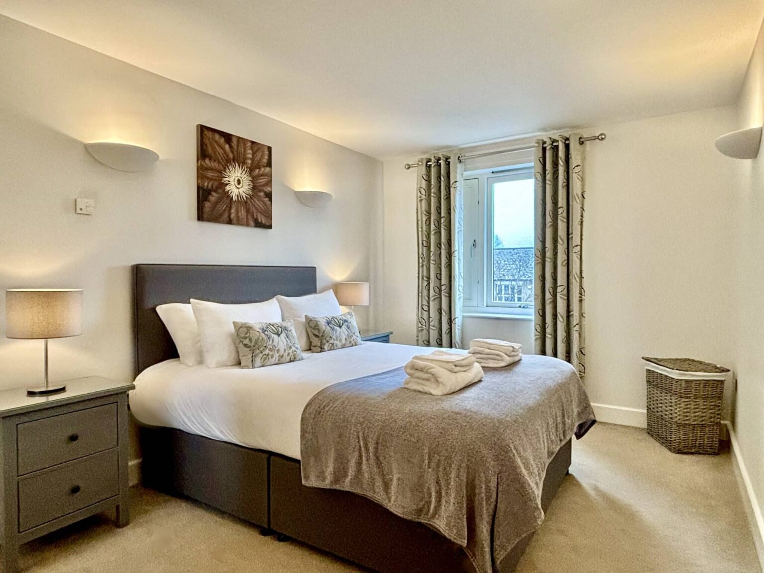 the hamiltons superior bedroom 1 2048x1536
