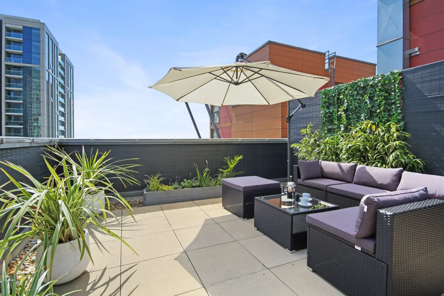 cw balcony