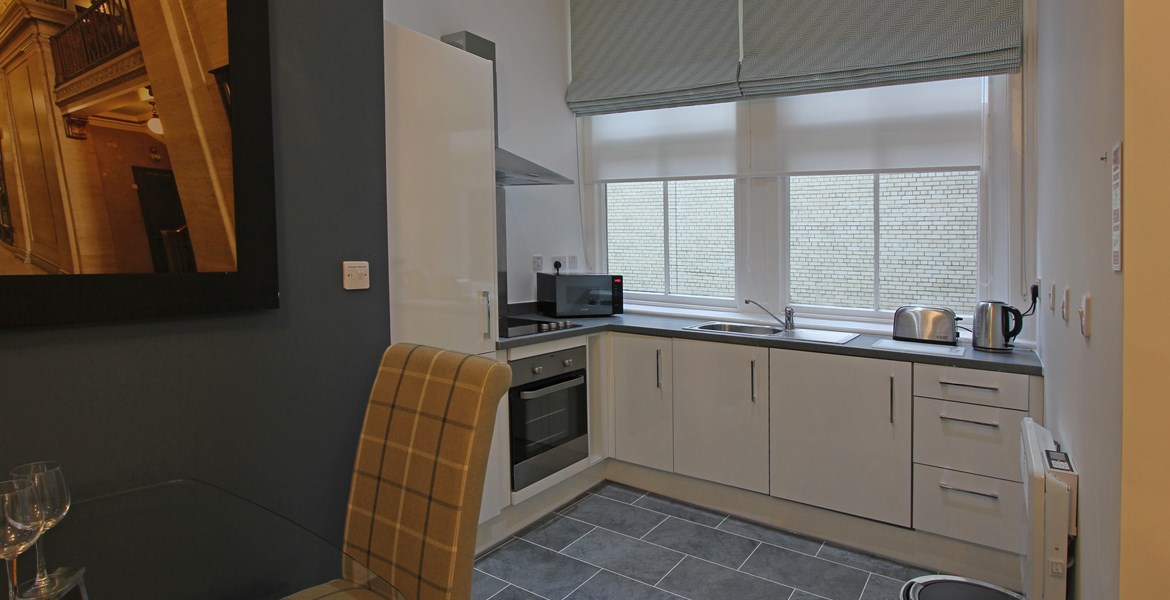 apt 7 kitchen